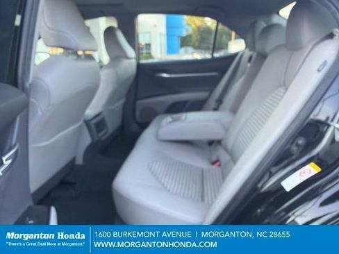 Used 2018 Toyota Camry SE w/ Moonroof Package FWD image 23