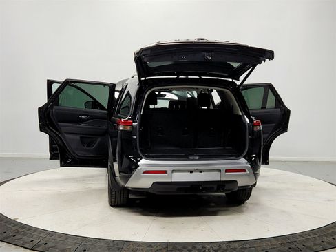 Used 2024 Nissan Pathfinder Platinum w/ Lighting Package (N93) image 14