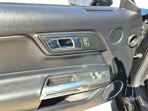 Used 2017 Ford Mustang GT Premium image 23