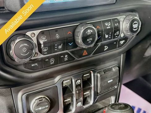 Used 2021 Jeep Wrangler Unlimited Sahara w/ Uconnect 4C Nav & Sound Group AWD/4WD image 16