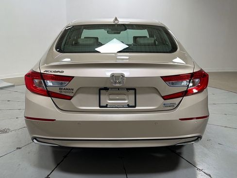 Used 2020 Honda Accord Touring image 4