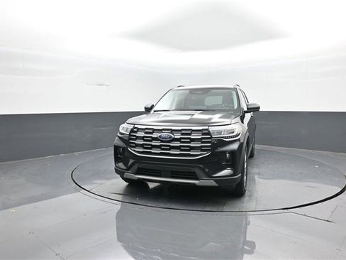 New 2026 Ford Explorer Active w/ Active Comfort Package image 3