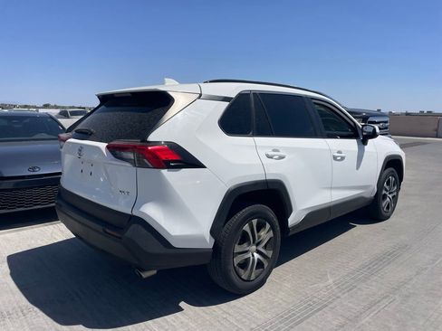 Used 2020 Toyota RAV4 XLE w/ Carpet Mat Package FWD image 2