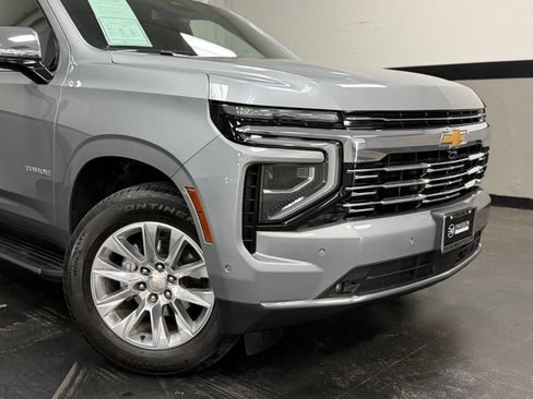 Used 2025 Chevrolet Tahoe Premier AWD/4WD image 3