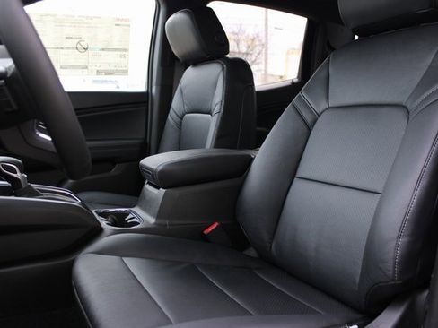 New 2025 GMC Canyon Elevation w/ Convenience Package image 26