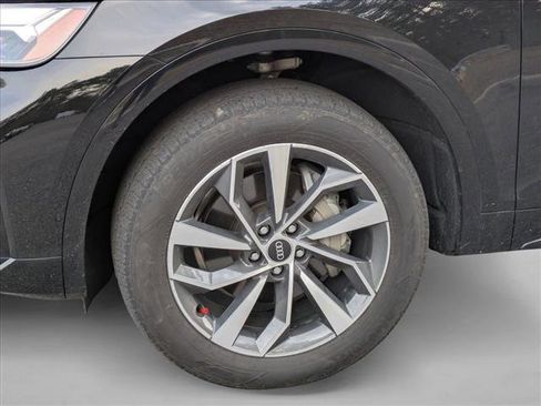Used 2024 Audi Q5 2.0T Premium w/ Summer of Audi Package image 9