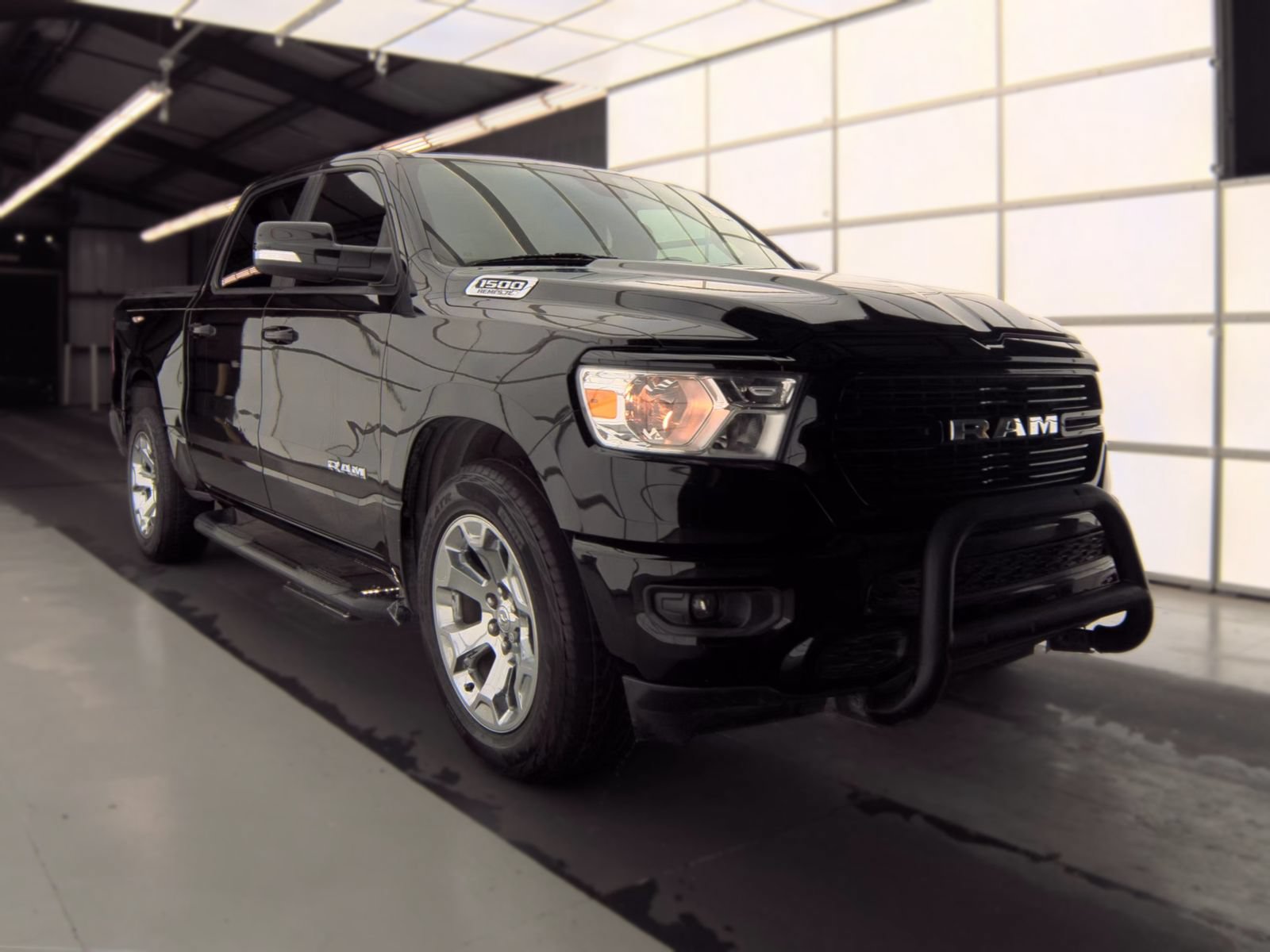 Used 2020 RAM 1500 Lone Star RWD image 2