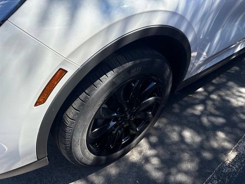 Used 2022 Lincoln Corsair AWD w/ Premium Package image 11