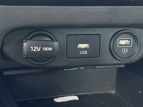 Used 2022 Hyundai Elantra SEL image 19