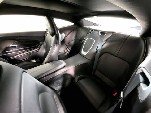 Used 2017 Aston Martin DB11 V12 RWD image 22