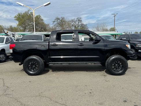 Used 2013 Toyota Tundra 4x4 CrewMax w/ Tow Pkg image 3