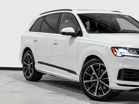 Used 2021 Audi Q7 3.0T Prestige w/ Prestige Package AWD/4WD image 13