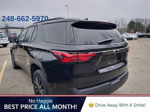 Used 2023 Chevrolet Traverse RS image 2