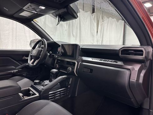 Used 2025 Toyota Tacoma TRD Off-Road image 59