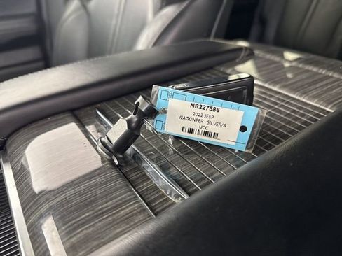 Used 2022 Jeep Wagoneer Series III w/ Convenience Group I image 34