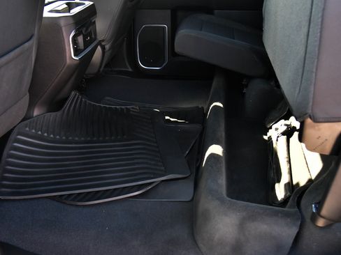 Used 2023 GMC Sierra 1500 Elevation image 38