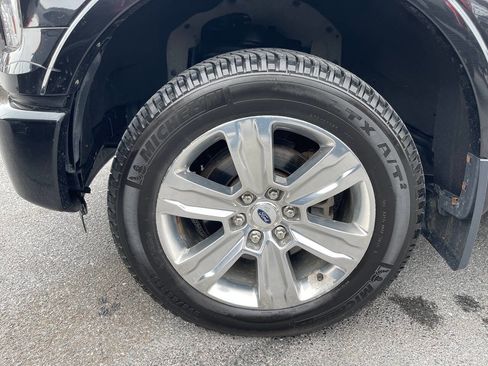 Used 2015 Ford F150 Platinum w/ Equipment Group 701A Luxury image 18