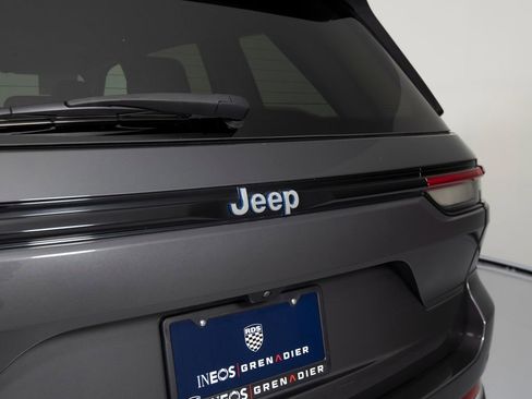 Used 2023 Jeep Grand Cherokee 4WD 4xe image 33