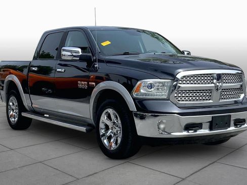 Used 2014 RAM 1500 Laramie w/ Convenience Group AWD/4WD image 3