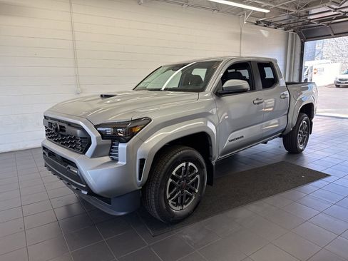 New 2026 Toyota Tacoma TRD Sport image 4