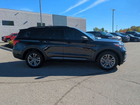 Used 2021 Ford Explorer XLT w/ Equipment Group 202A image 9