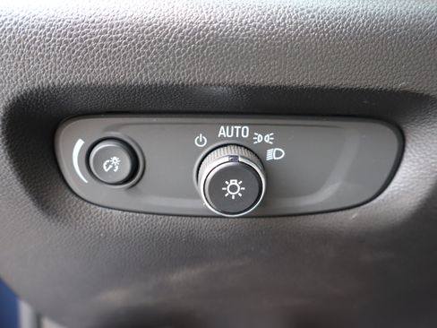 Used 2023 Chevrolet Traverse LS w/ Safety Package AWD/4WD image 19