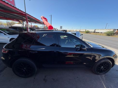 Used 2018 Porsche Macan image 16