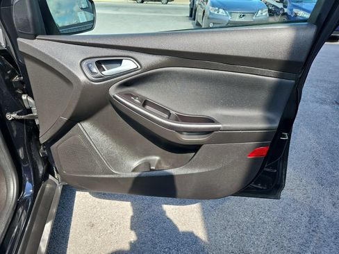 Used 2016 Ford Focus SE FWD image 17