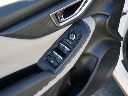 Used 2024 Subaru Forester Limited w/ Convenience Package image 19