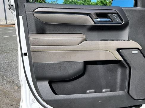 Used 2022 Chevrolet Silverado 1500 ZR2 w/ Technology Package AWD/4WD image 26