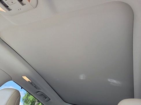 Used 2023 Toyota Highlander Platinum FWD image 26