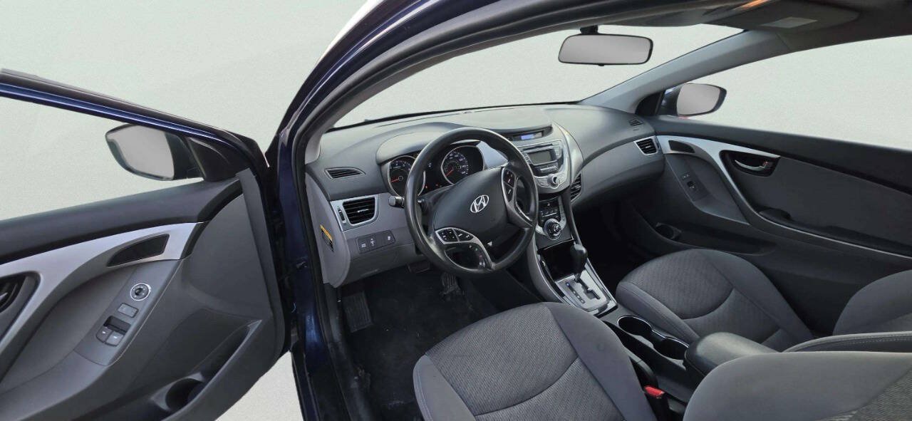 Used 2013 Hyundai Elantra FWD image 8