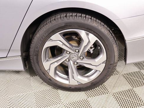 Used 2020 Honda Accord EX image 19