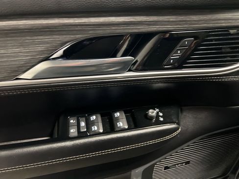 Used 2024 Jeep Wagoneer Series II w/ Premium Group I image 17