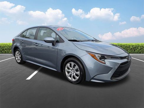 Certified 2025 Toyota Corolla LE image 2