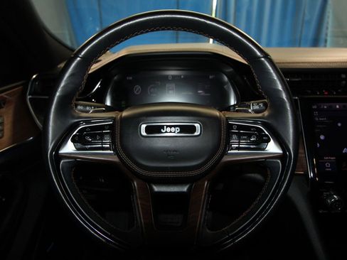 Used 2023 Jeep Grand Cherokee L Summit w/ Advanced Protech Group IV AWD/4WD image 12