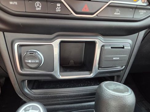 Used 2023 Jeep Wrangler Sport AWD/4WD image 25