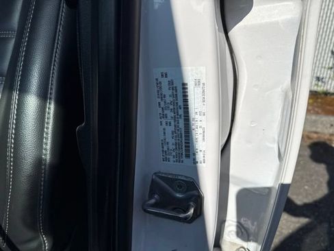 Used 2019 Ford Escape SEL AWD/4WD image 10