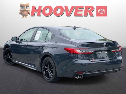 Used 2026 Toyota Camry SE FWD image 5
