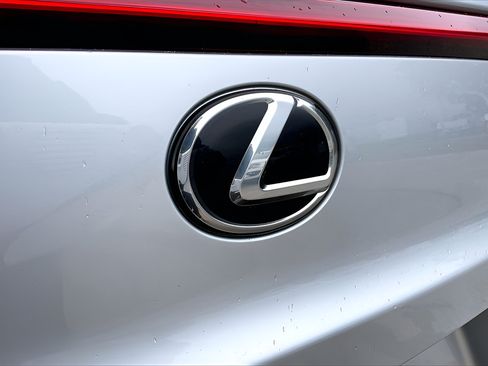 Used 2019 Lexus UX 200 w/ Premium Package FWD image 32