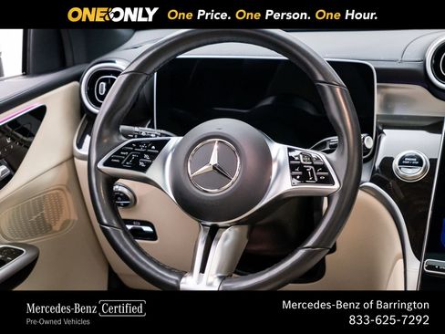 Used 2025 Mercedes-Benz GLC 300 4MATIC image 11