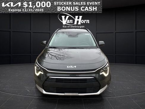 New 2025 Kia Niro LX image 9