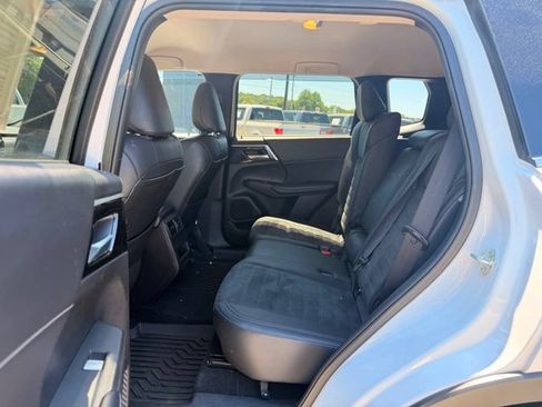 Used 2024 Mitsubishi Outlander SE AWD/4WD image 12