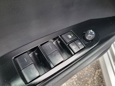 Used 2025 Toyota Camry LE FWD image 6