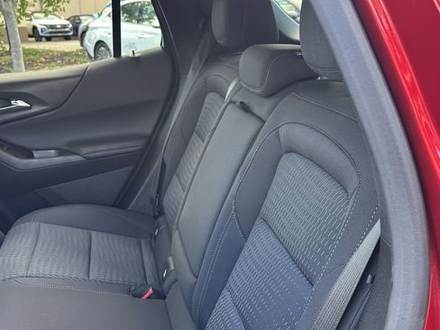 Used 2025 Chevrolet Equinox LT image 29
