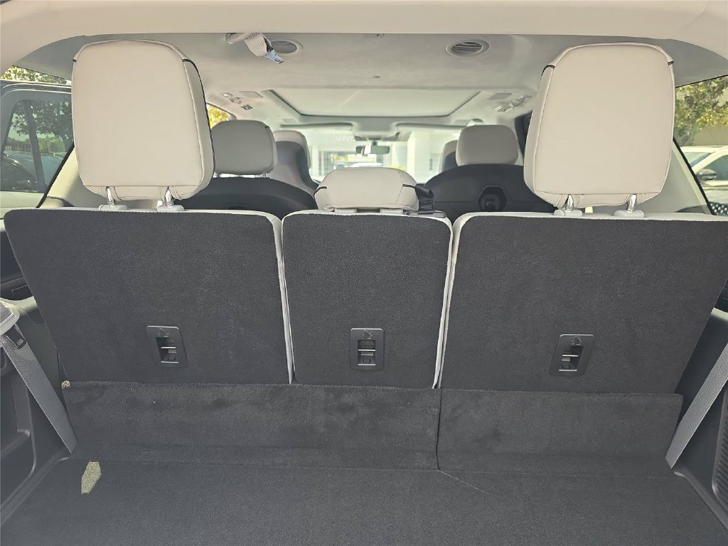 New 2027 Lincoln Navigator Black Label RWD image 9