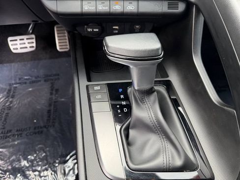 Used 2025 Hyundai Elantra Sport FWD image 21