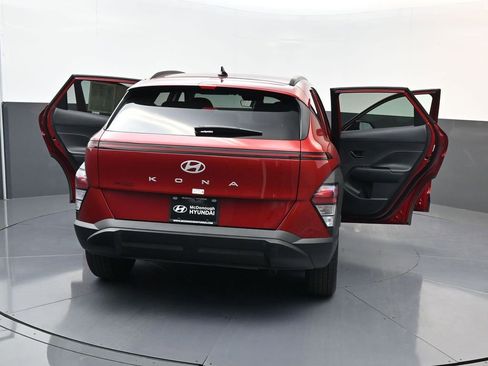 Certified 2025 Hyundai Kona SEL FWD image 29