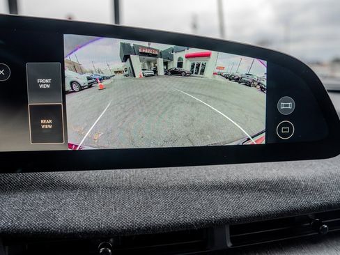 Used 2024 Lucid Air Touring image 11