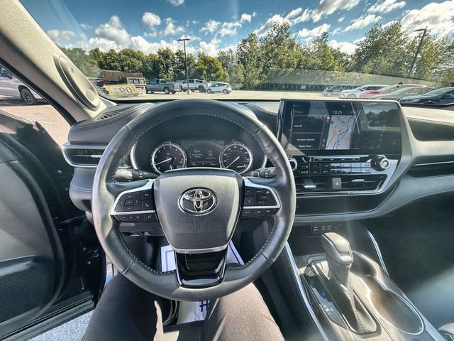 Used 2022 Toyota Highlander Limited AWD/4WD image 11